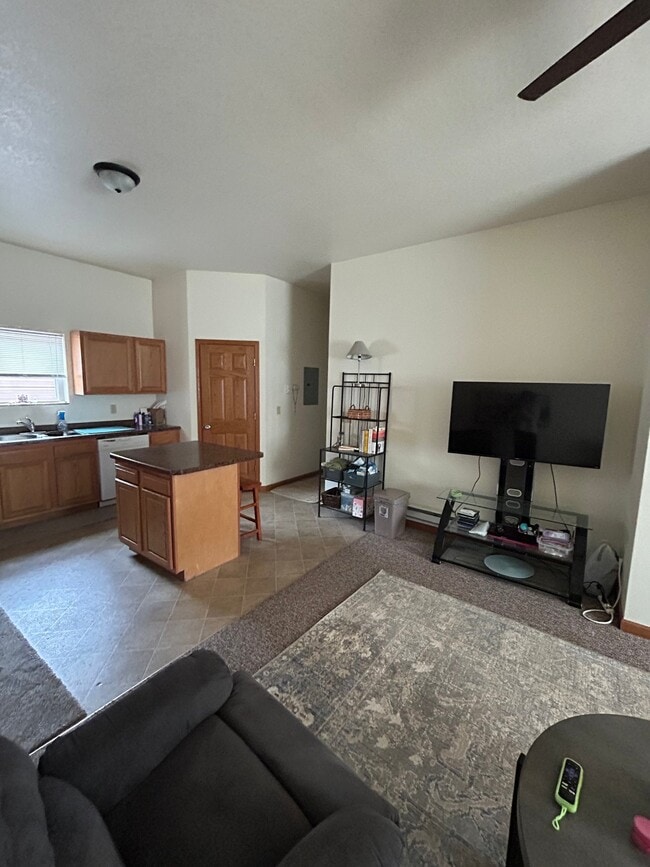 5225 W 6th St Unit 2