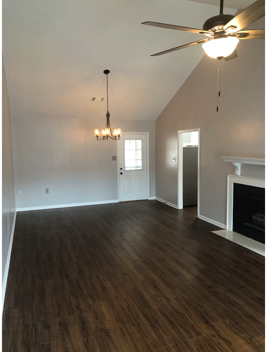 Great Room with fireplace - 313 Grace St Townhome