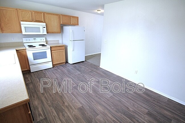 1031 E Iowa Ave