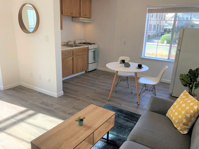 Photo - 445 40th St Unit 11