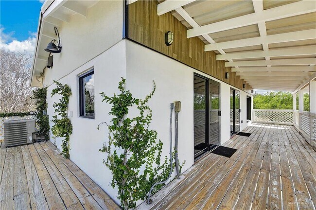12303 Lakeview Dr Unit B