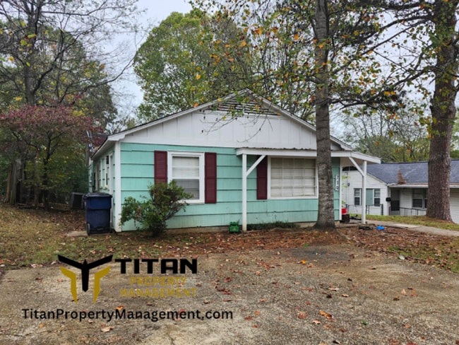 Building Photo - 2 bed Duplex Unit 719 Oakwood St. Rental