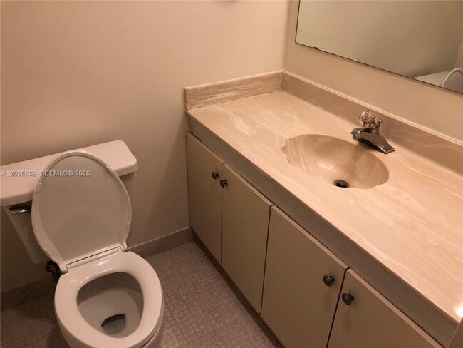 Photo - 10852 N Kendall Dr Unit 316