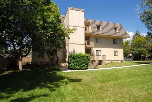 Building Photo - Large 3 Bed 2 Bath Condo In a Great North Boulder Location.  Underground Parking