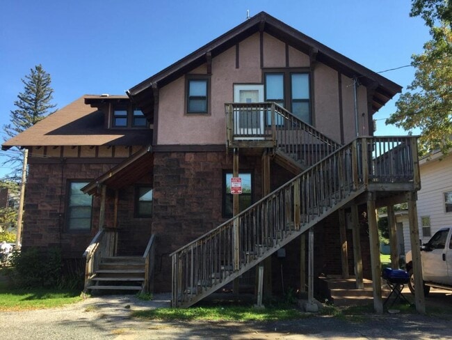 Photo - 2115 Hughitt Ave