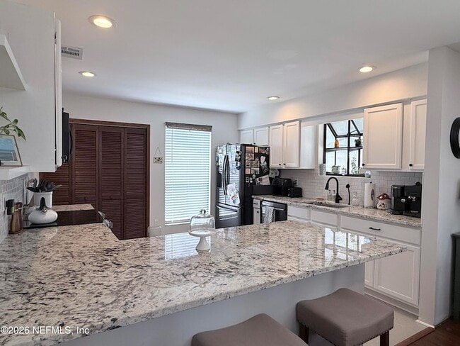 1671 E Holly Oaks Lake Rd