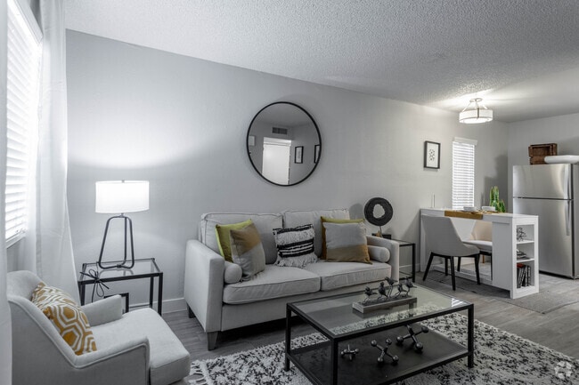 1BR, 1BA - 540 SF