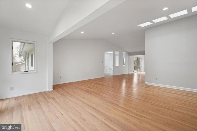 Photo - 7700 Hamilton Spring Rd