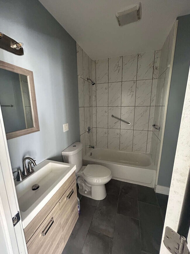 Photo - 1924 S Albany Ave