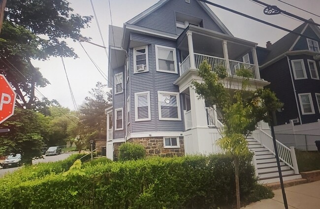 Building Photo - 50 Gledhill Ave Unit 1 Rental
