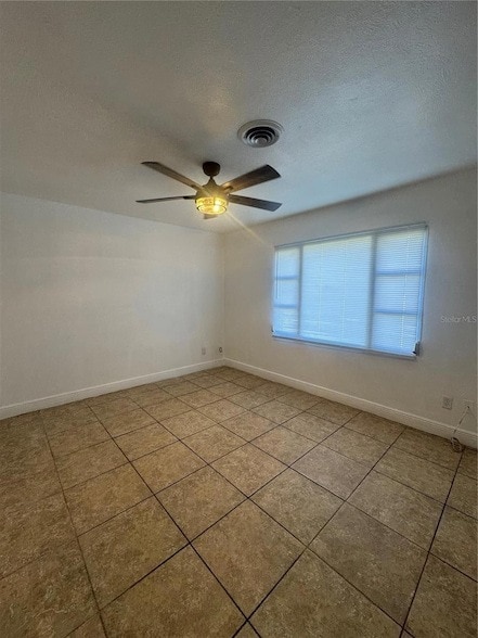 Photo - 930 Emerald Dr