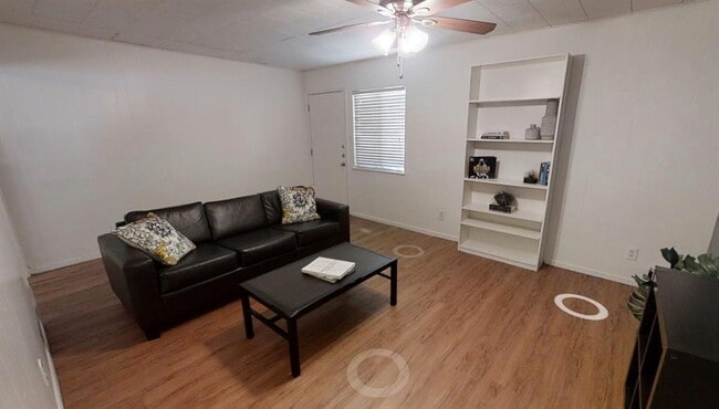 Photo - 3011 Whitis Ave Unidad 204