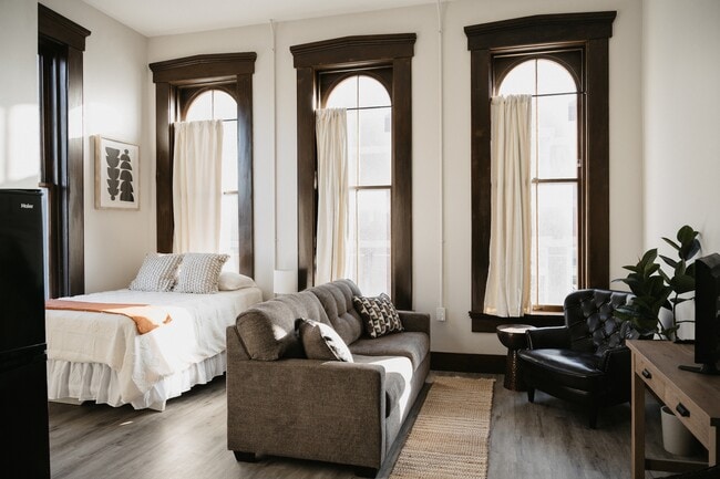 Photo - 16 S Jackson St