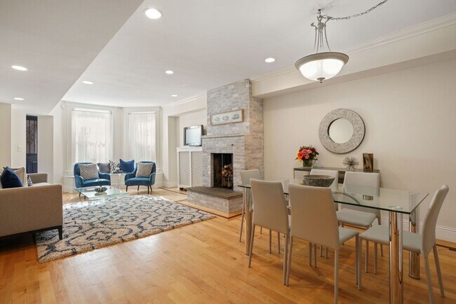 Building Photo - 298 Marlborough St Unit 1 Rental