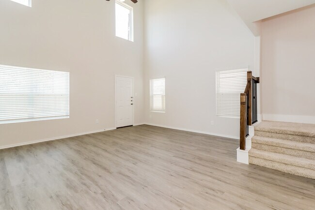 Photo - 15330 Estrella Rd W