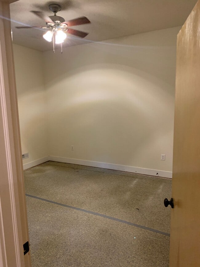 Photo - Beautiful 2 Bedroom Unit 4