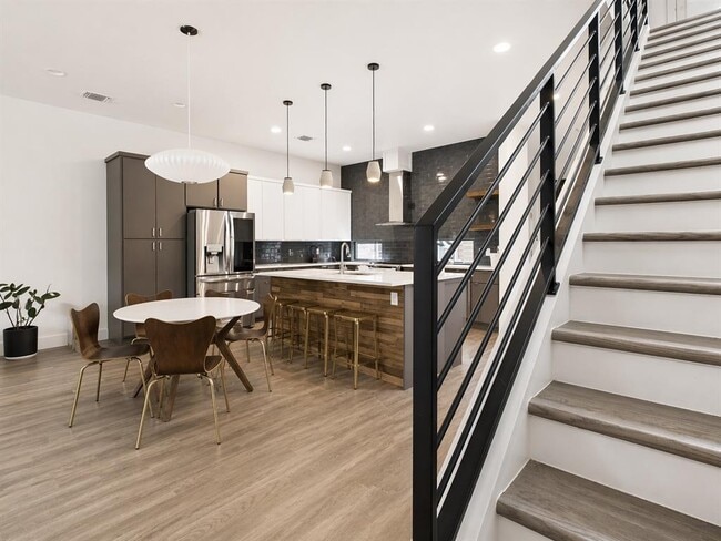 Photo - 4402 Mt Vernon Dr Unit A