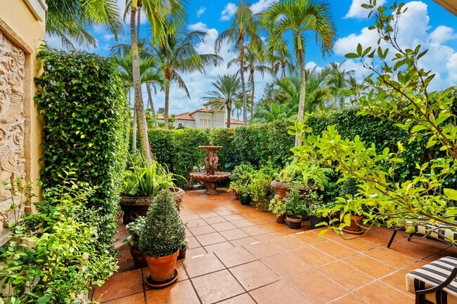 Photo - 225 Everglade Ave