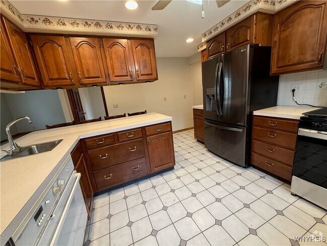Building Photo - 437 Springville Ave Rental