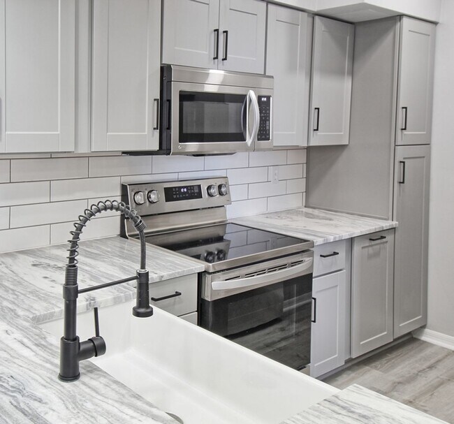 Photo - New Remodel! Gorgeous 2 Bedroom Condo! Amazing Location!