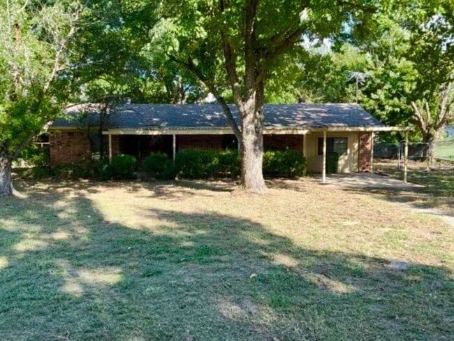 Building Photo - 317 Berryhill Dr Rental