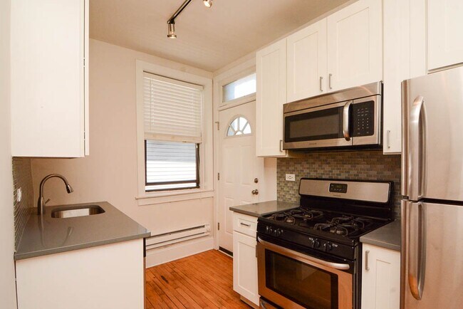 Photo - 2328 N Rockwell St Unit J00W