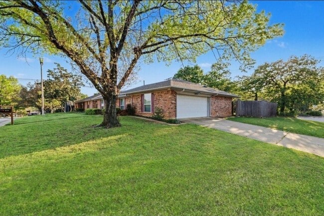 Photo - 4900 Ridgeline Dr
