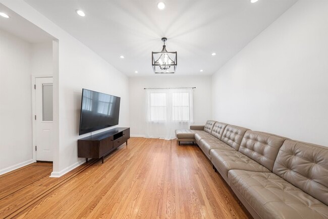 Photo - 10 Apollo St