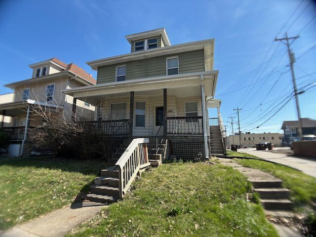 Large Home near Bradley University - Large Home near Bradley University