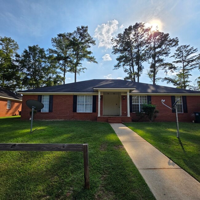 Building Photo - 3114 Fernridge Dr Unit A