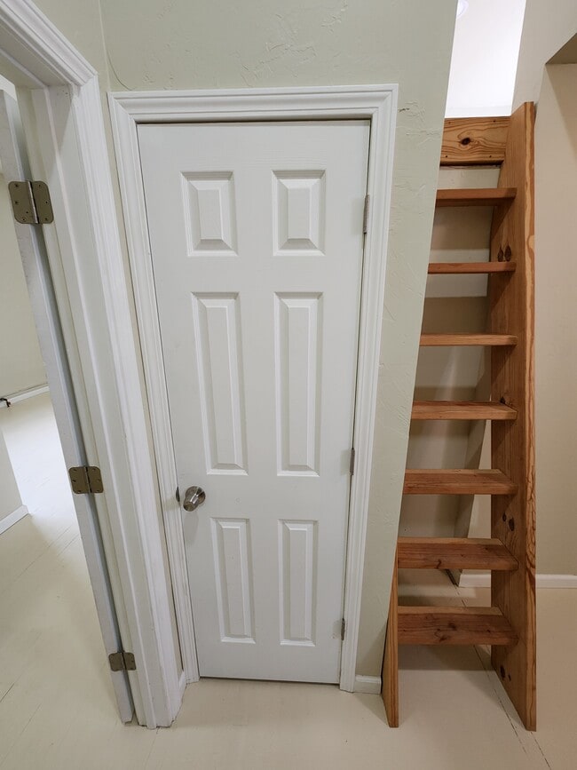 Photo - 208 E Main St