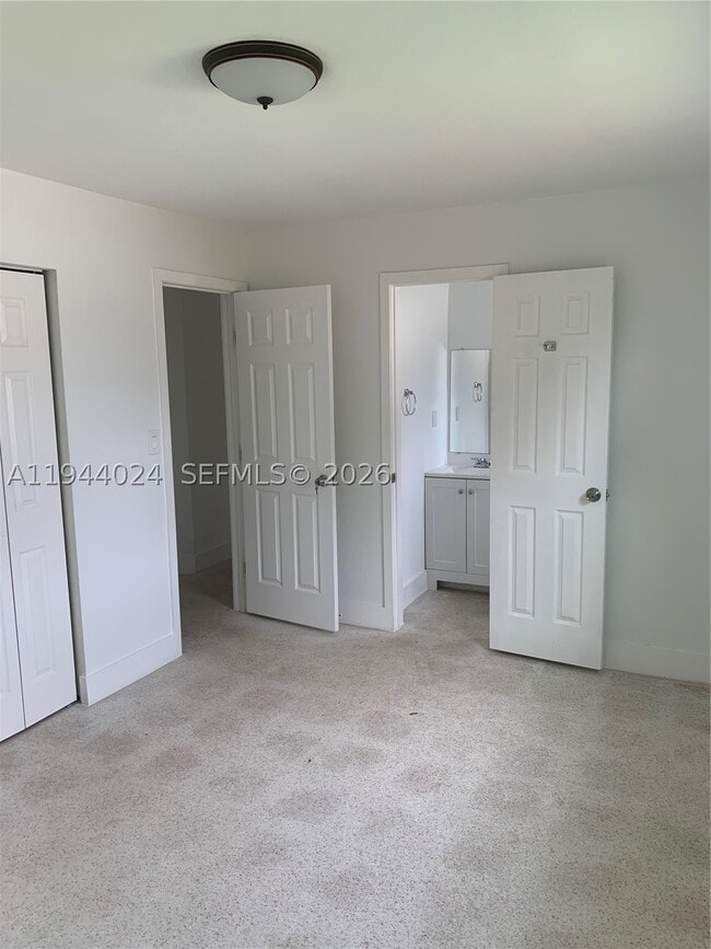 Photo - 6740 US-1