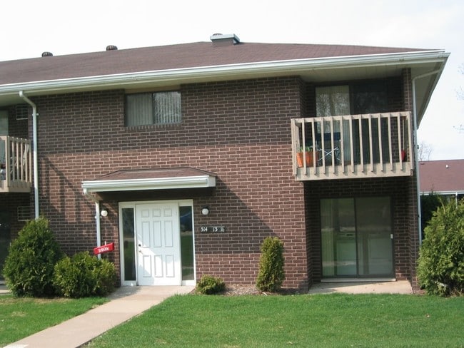 Broadway Court I Apartments - Broadway Court I Apartments