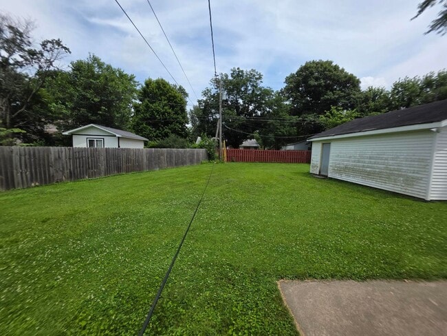 3BR/2BA/2CarGarage Only A Few Minutes From Everything! Ask About Our Move-In Special!