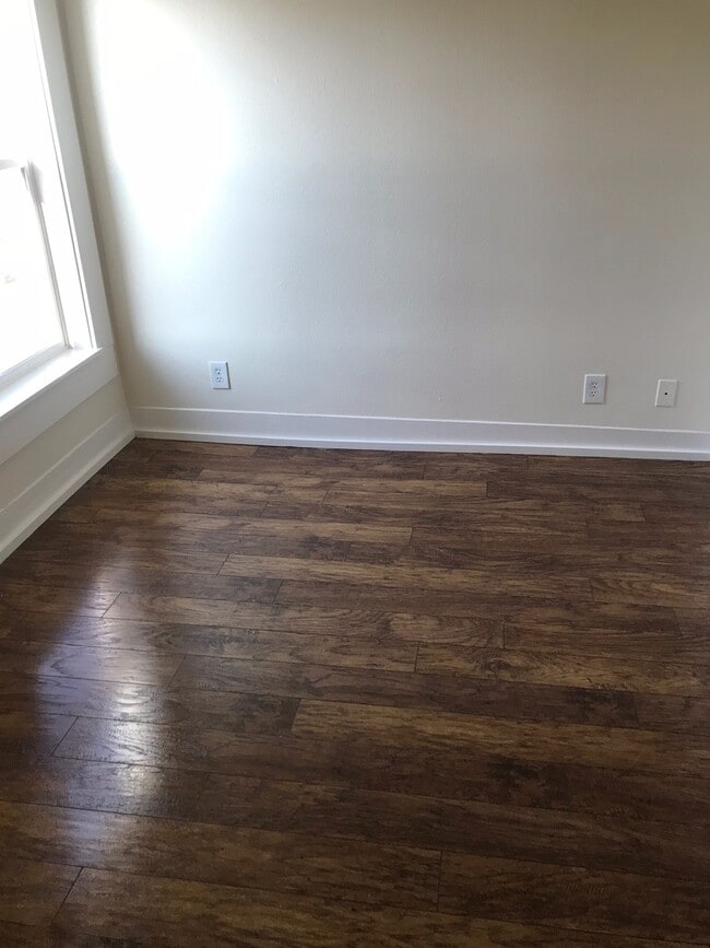 Photo - 103 7th St Unit B