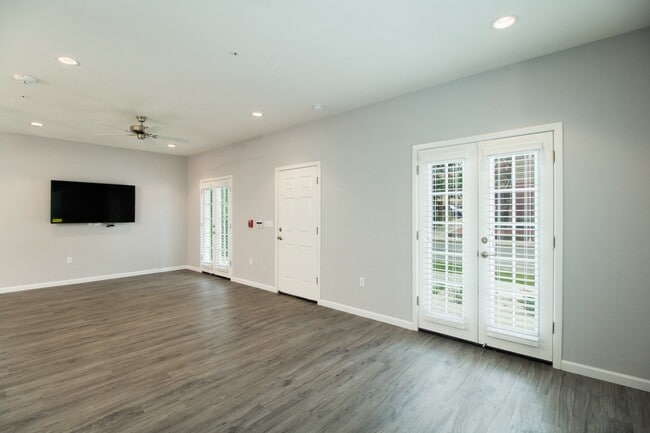 834 SW 9th St