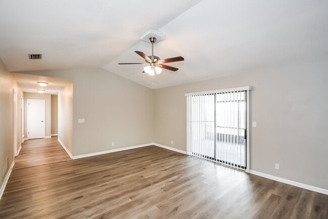 Photo - 7152 Holiday Hill Ct