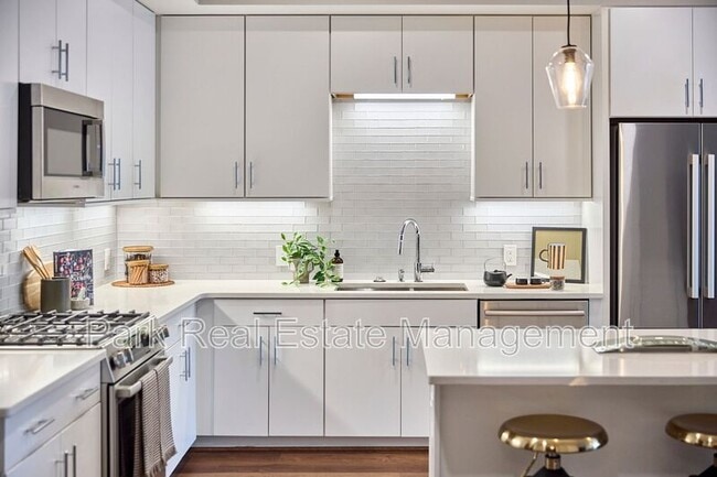 Photo - 214 Hunt St