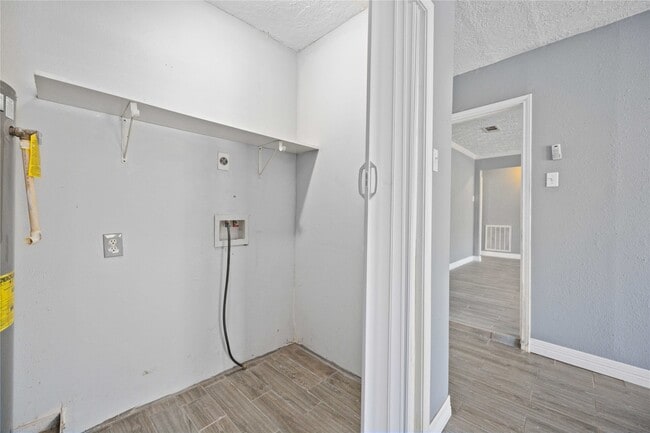 Building Photo - 114 S Westward St Rental