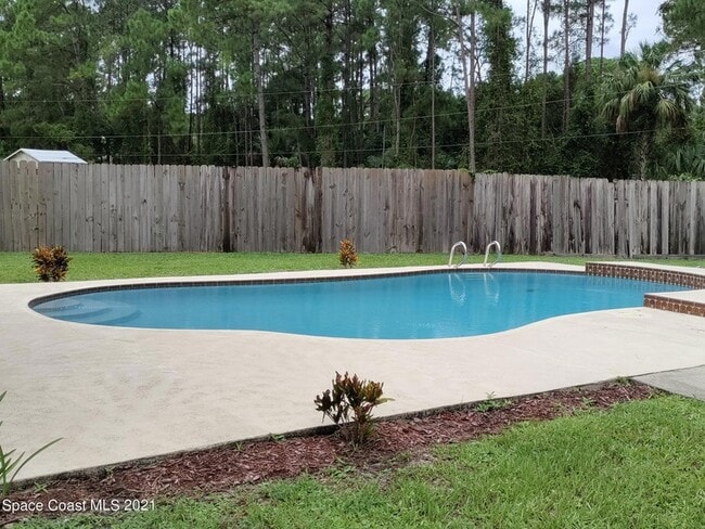 Photo - 1481 Hollaman St NW