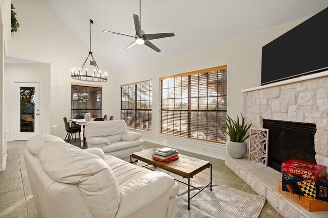 Photo - 1352 Lakeshore Dr