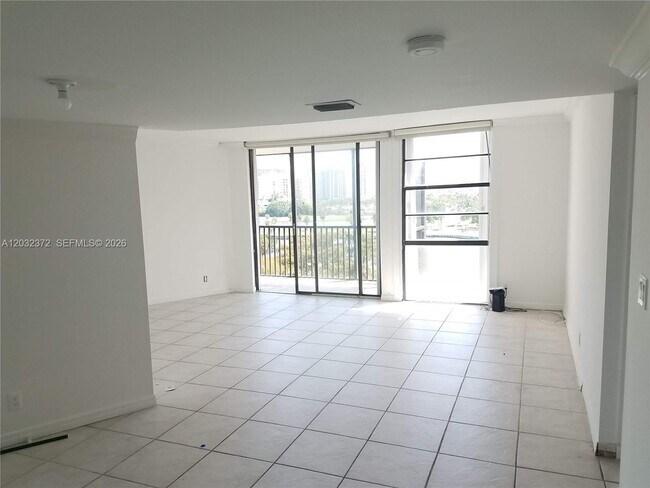 3475 N Country Club Dr Unit 805