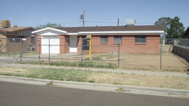 Northeast El Paso 3 bed with Refrig A/C - Northeast El Paso 3 bed with Refrig A/C Casa