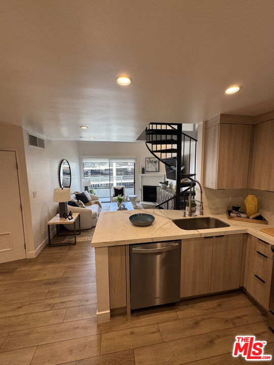Building Photo - 1453 3rd Street Promenade Unit 614 Rental