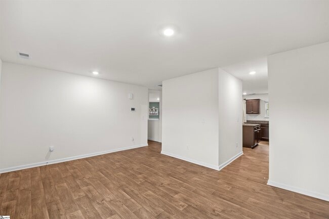 Photo - 213 Sweetgrass Ln