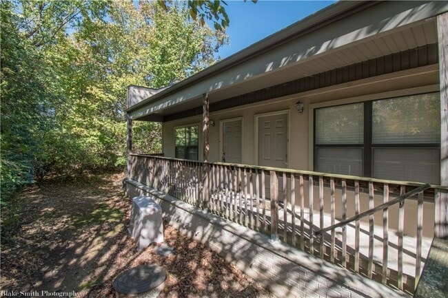 Photo - 2131 N Crossover Rd Unit 204