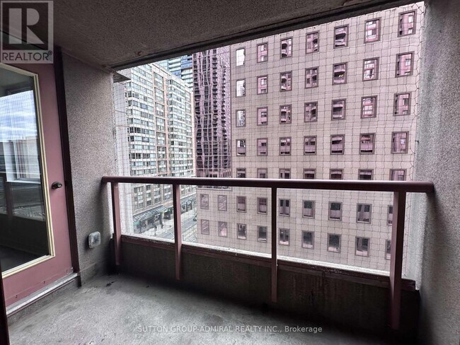 Photo - 736 Bay St. Unité 409