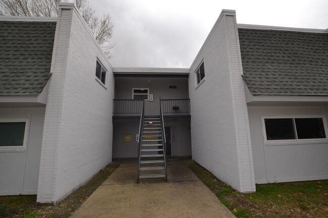 Newly updated! 2 bedroom 1 bath townhouse ... - Newly updated! 2 bedroom 1 bath townhouse ...