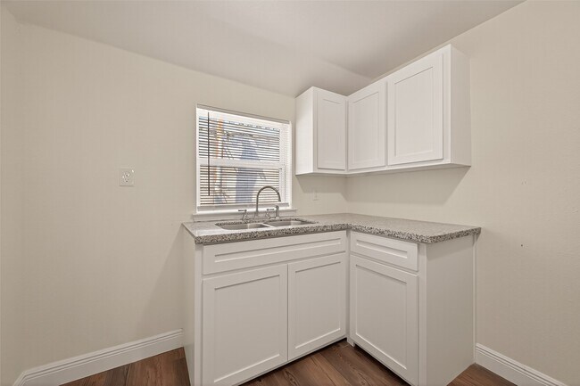Photo - 4901 Stimson St Unit 2