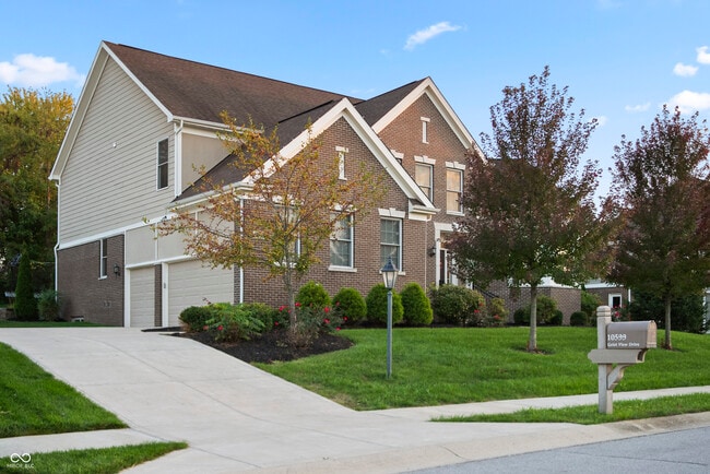 10599 Geist View Dr